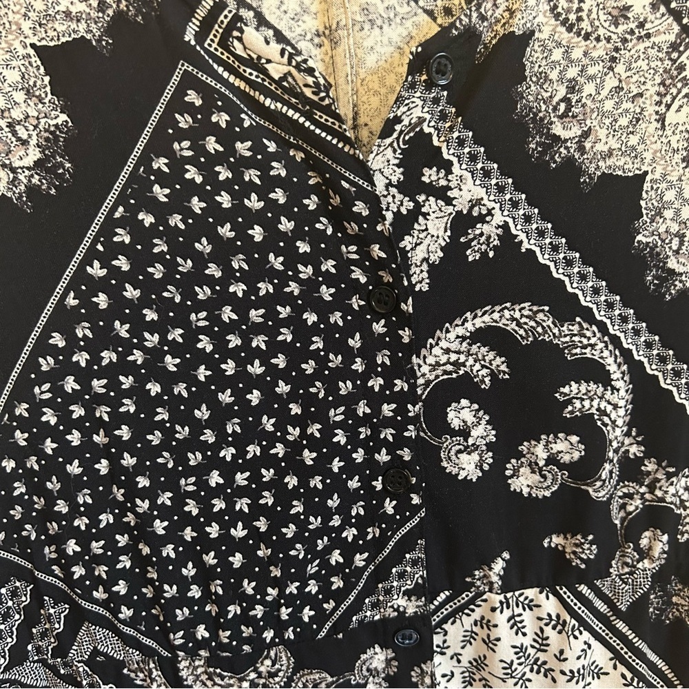 H&M • Button Down Patterned Dress - Picture 4 of 7